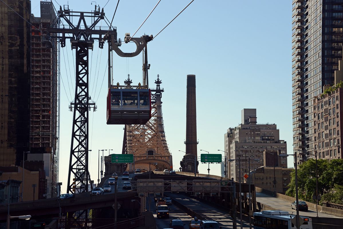 02 New York City Roosevelt Island Tramway Going Over The Ed Koch Queensboro Bridge In Manhattan